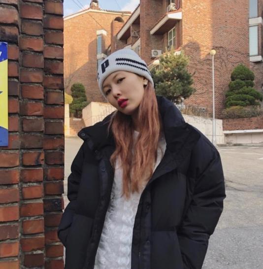 泫雅迷人瞬间,泫雅穿搭毛边短裤