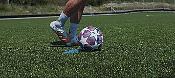 怎么传出直塞,内贴地弧线传球怎么传的