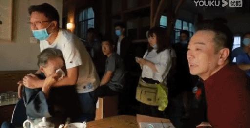 老戏骨直播间道歉视频,直播被骂哭的老戏骨