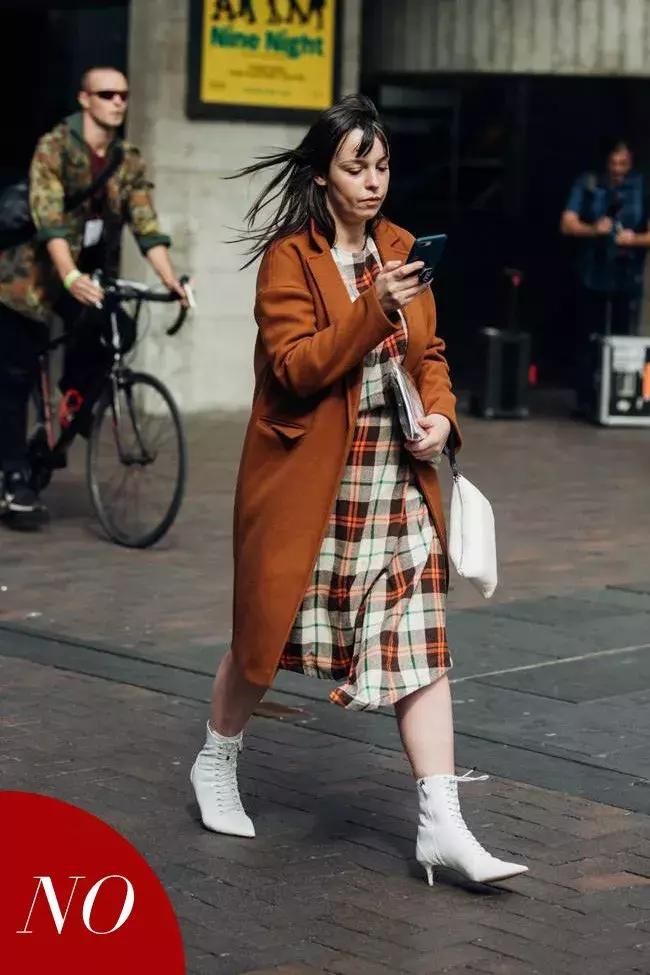 裙摆大衣怎么穿好看,大衣里面的裙子怎么穿