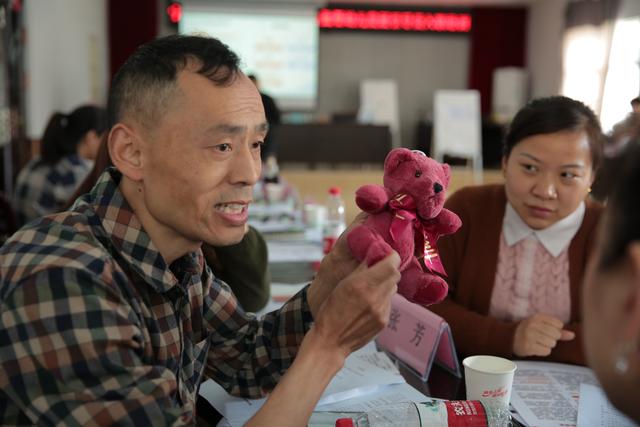 村里的男人都出去打工了电视剧,村里的男人们都外出打工了