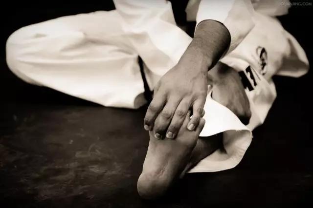 孩子瘦弱适合学武术吗,小孩内向学跆拳道有帮助吗