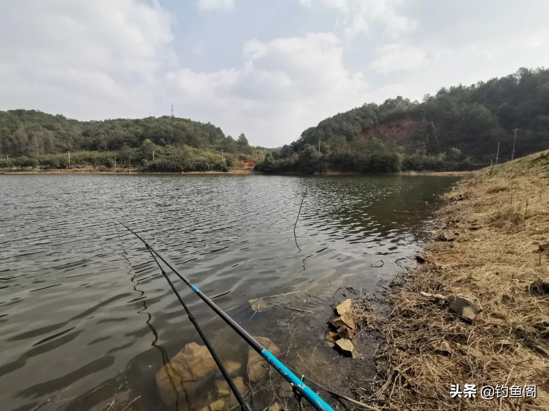 野钓两个竿子有必要用失手绳吗,三米鱼竿用失手绳钓大鱼能行吗