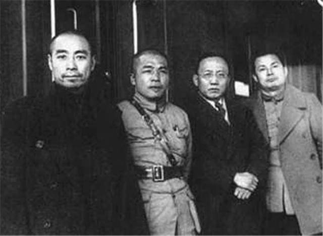 1986年10月，90岁的*剑英叶**元帅逝世，中外各国沉痛悼念