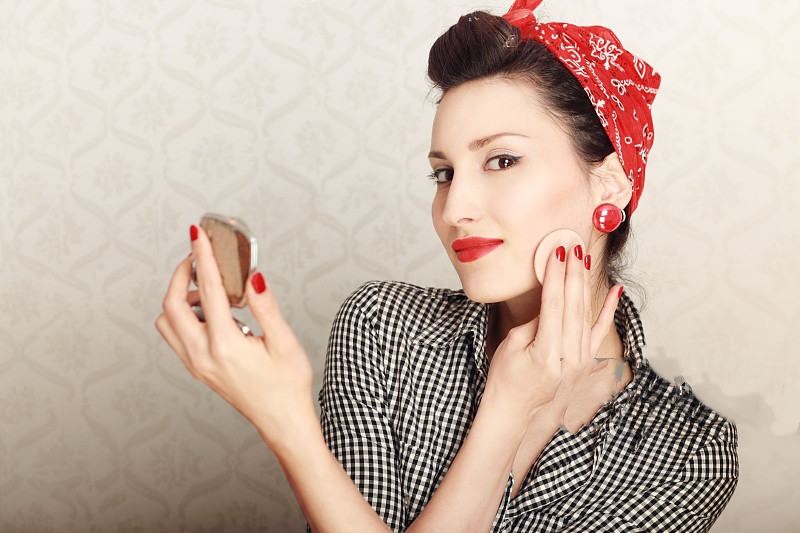 三个化妆手法打造清透自然妆,按美颜思路化妆