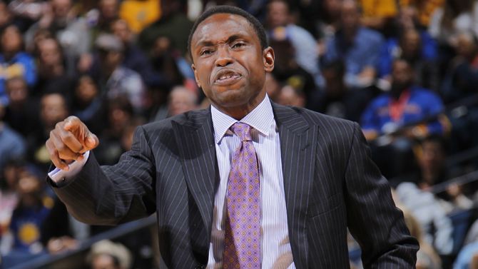 乔丹关键时刻罚球遭穆大叔挑衅,穆大叔菜鸟时期让乔丹闭眼罚球