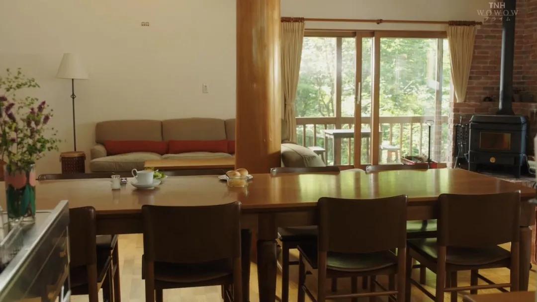 56岁阿姨独居2层别墅，不结婚不生娃，靠另类日式风圈粉无数人