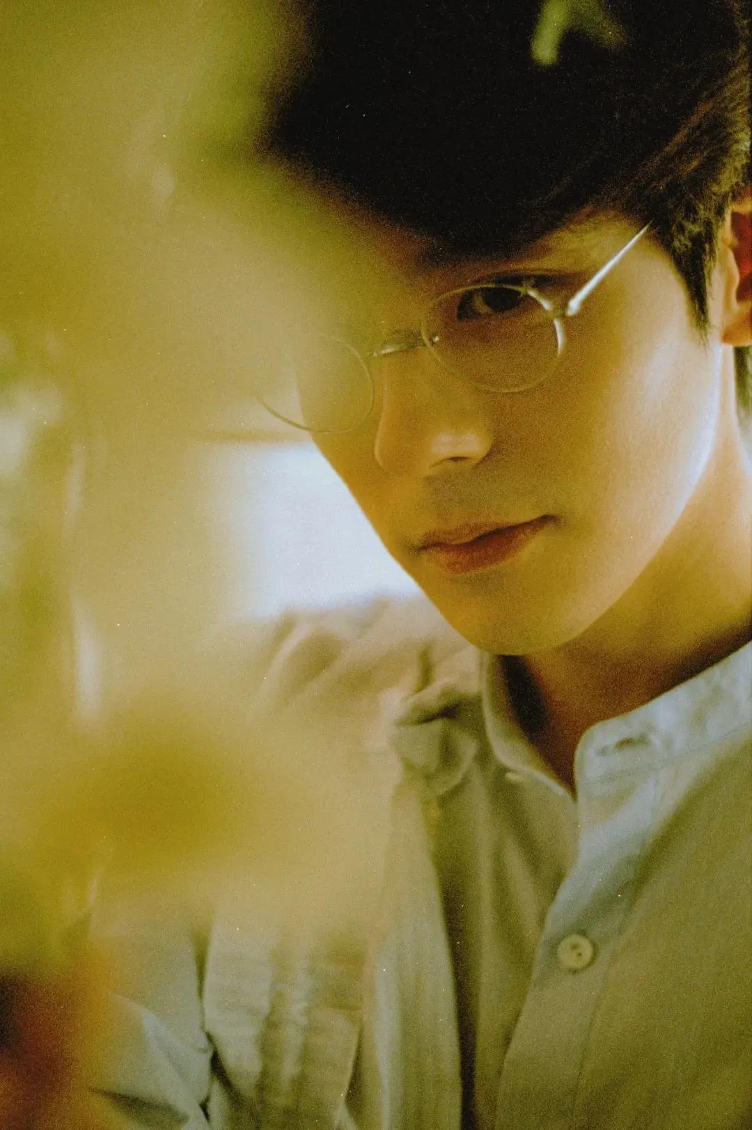 英年早婚的男星合集,英年早婚的男明星