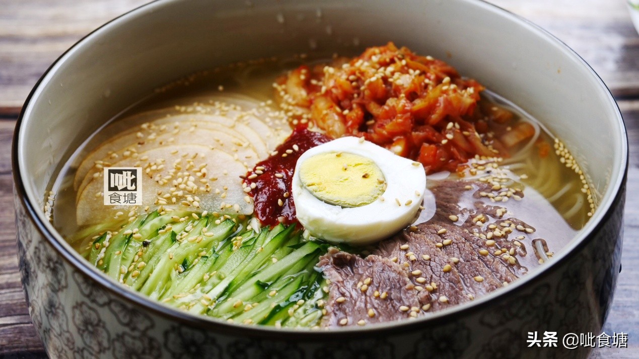 天热了吃点正宗的朝鲜冷面,夏季吃朝鲜冷面