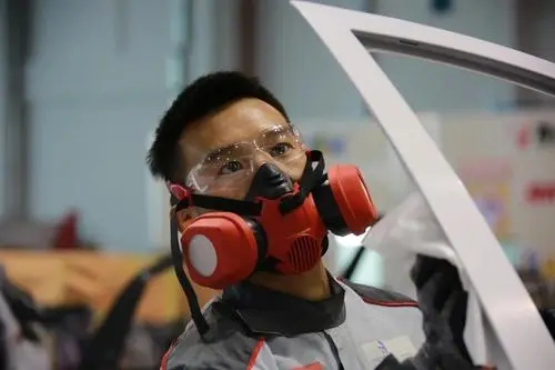 世界技能大赛喷漆冠军蒋应成,蒋应成钣金喷漆