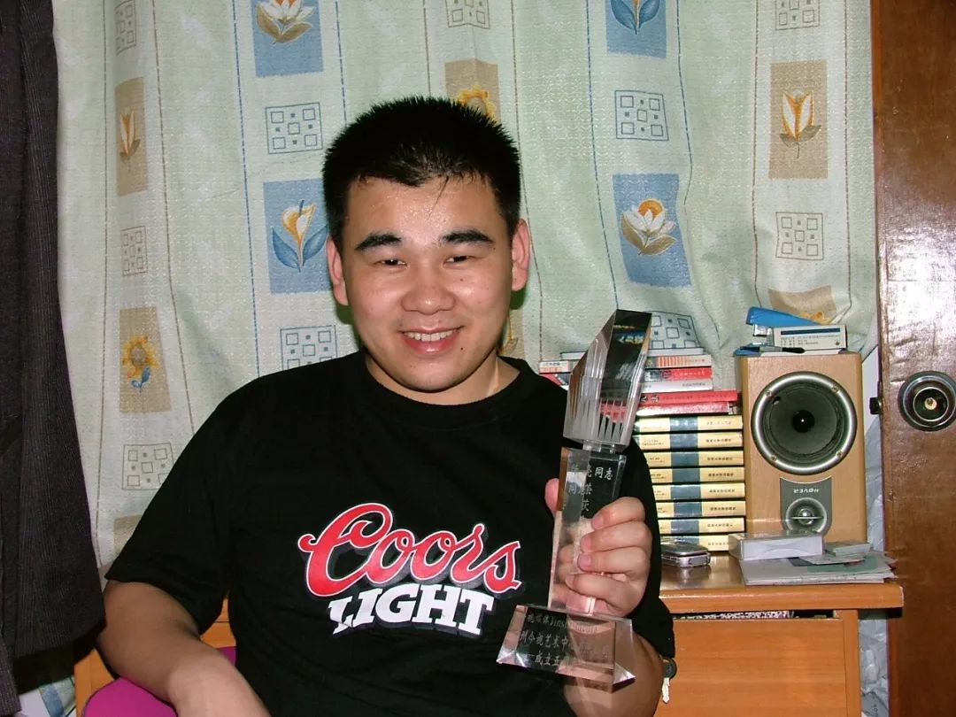 12陈亮嘴小说：住横枝岗思考人生碰到叶茂中半夜喝啤酒，我想腊肉