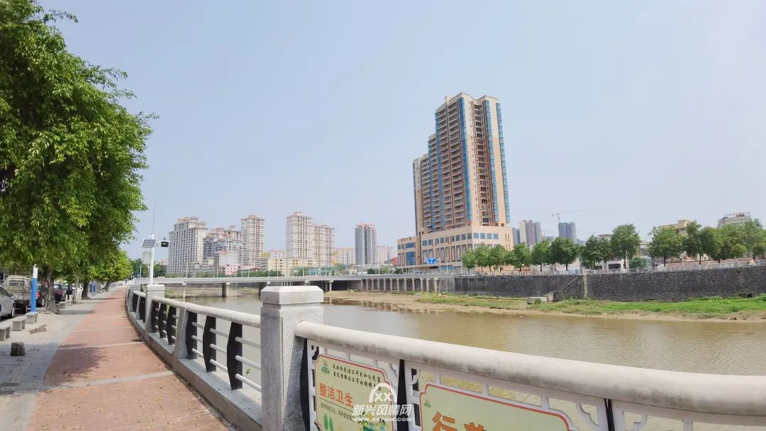 老照片中感受沧桑巨变,80年代的城市风貌老照片