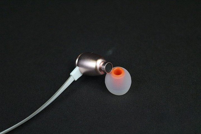 jbl半入耳耳机测评,jblt380a魅族flowbass