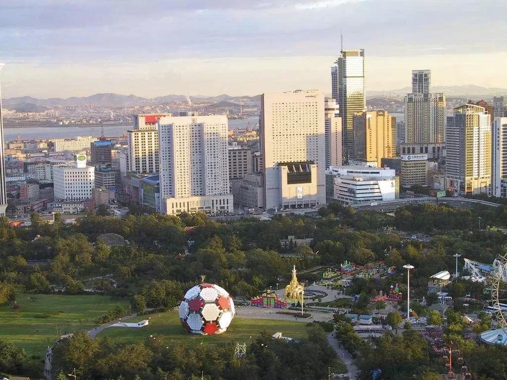 为什么房地产商人都愿意玩足球,哪些房地产撑不住了