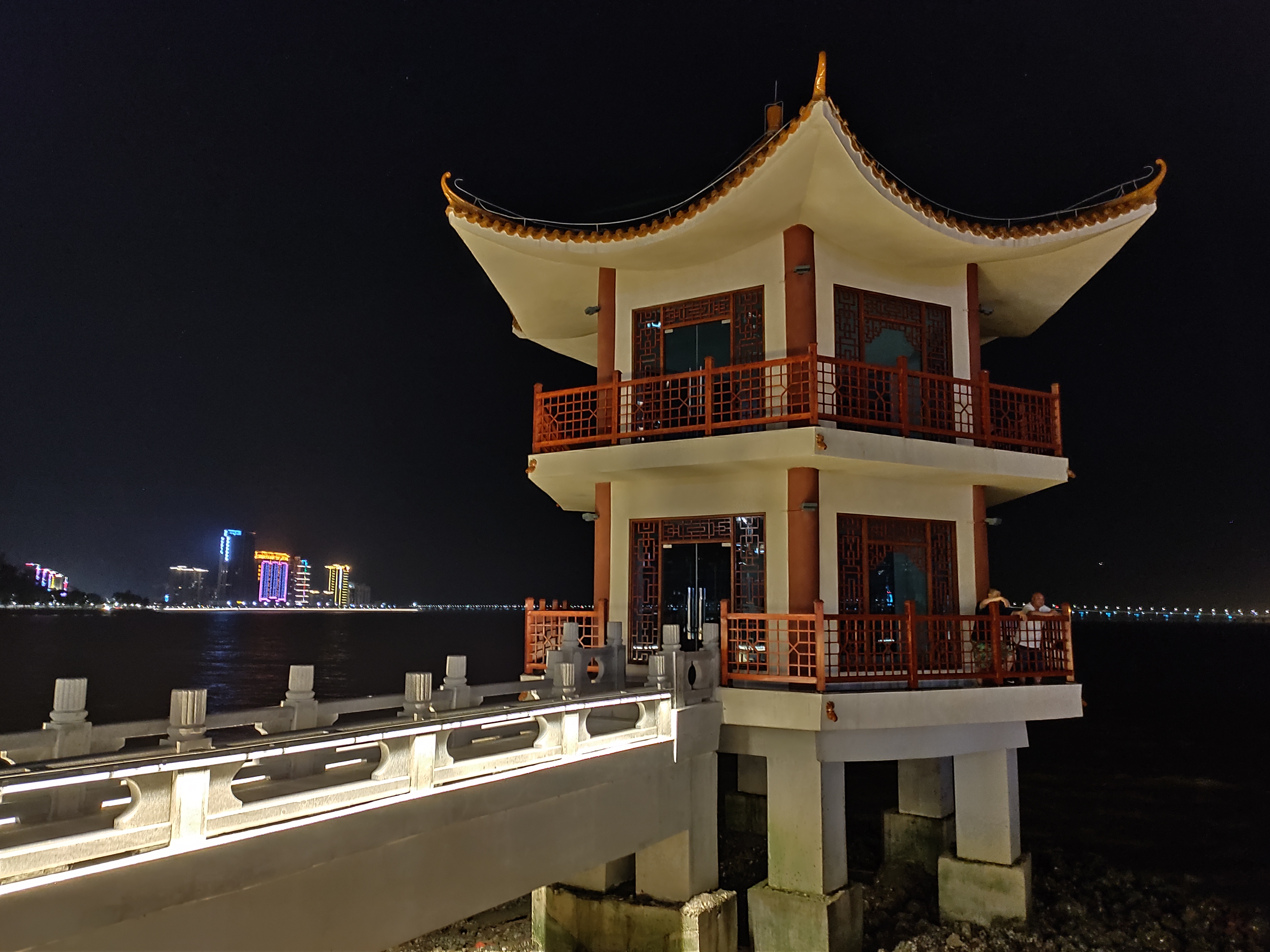 oppo不同价位性价比最高手机,opporeno2和opporeno2z哪个好