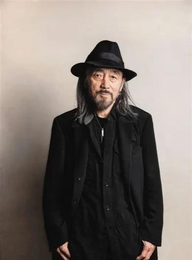 服装设计师有名人物,服装设计顶级设计师