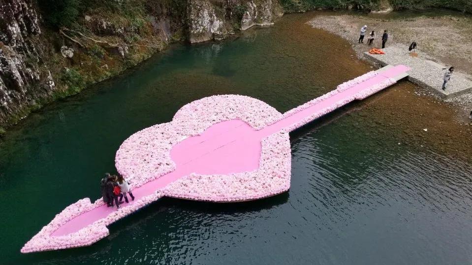 农庄经营模式一年能赚100万,农庄里什么项目最赚钱呢