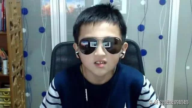 12岁男孩偷妈妈钱怎样教育,12岁男孩偷拍妈妈成瘾