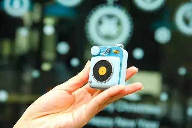 便捷随身又能在家听的音响,能听音乐的小音箱