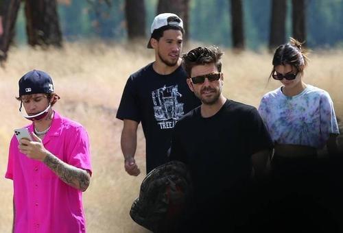 格里芬新女友詹娜,格里芬女友肯达尔