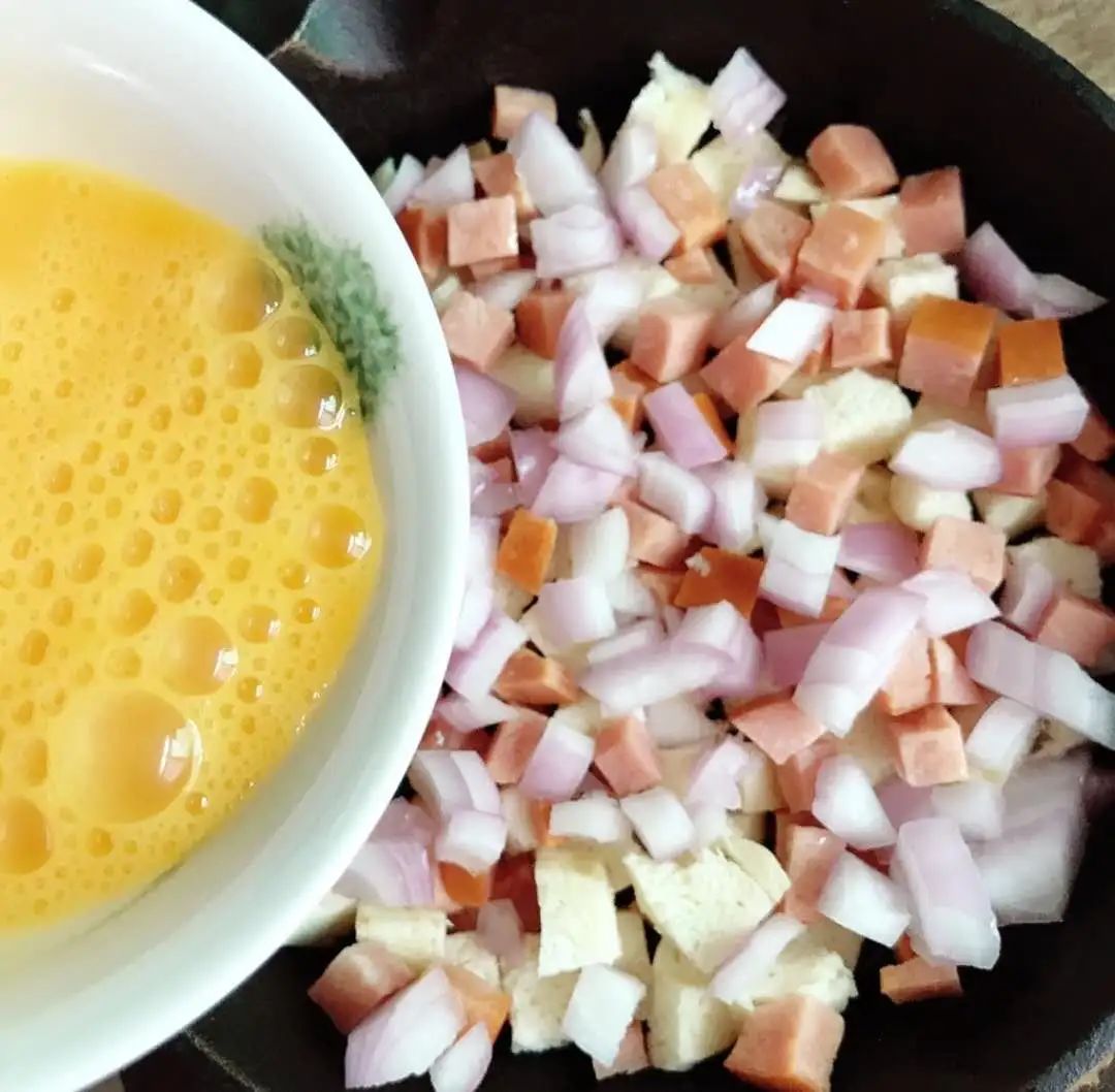 中西结合，有盐有味儿，这样的烤馒头披萨不来一份儿？