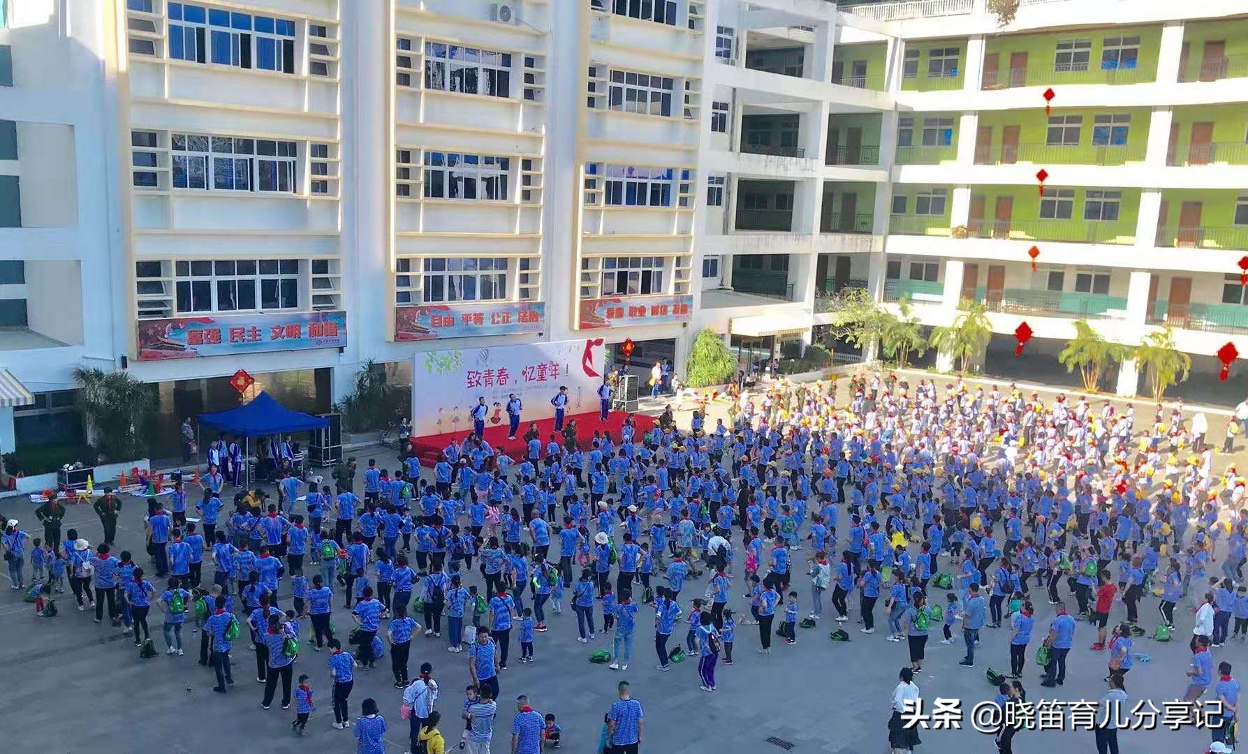 小孩为什么在家调皮在外就很老实,孩子在家调皮和家庭教育