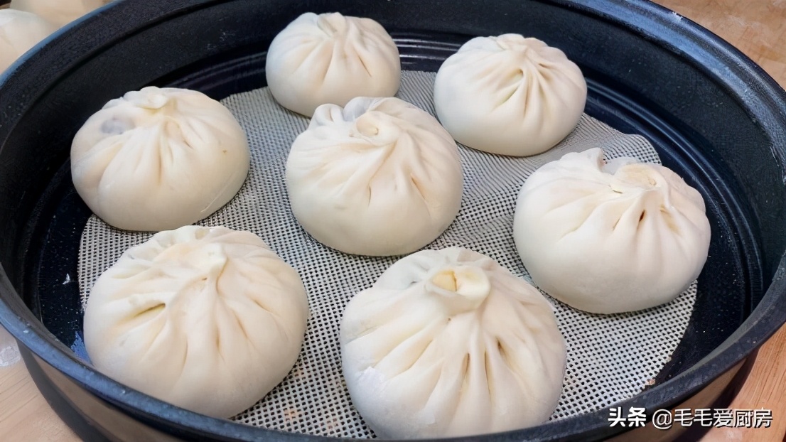 蒸包子诀窍告诉你不要直接上蒸笼,蒸包子要咋蒸不粘
