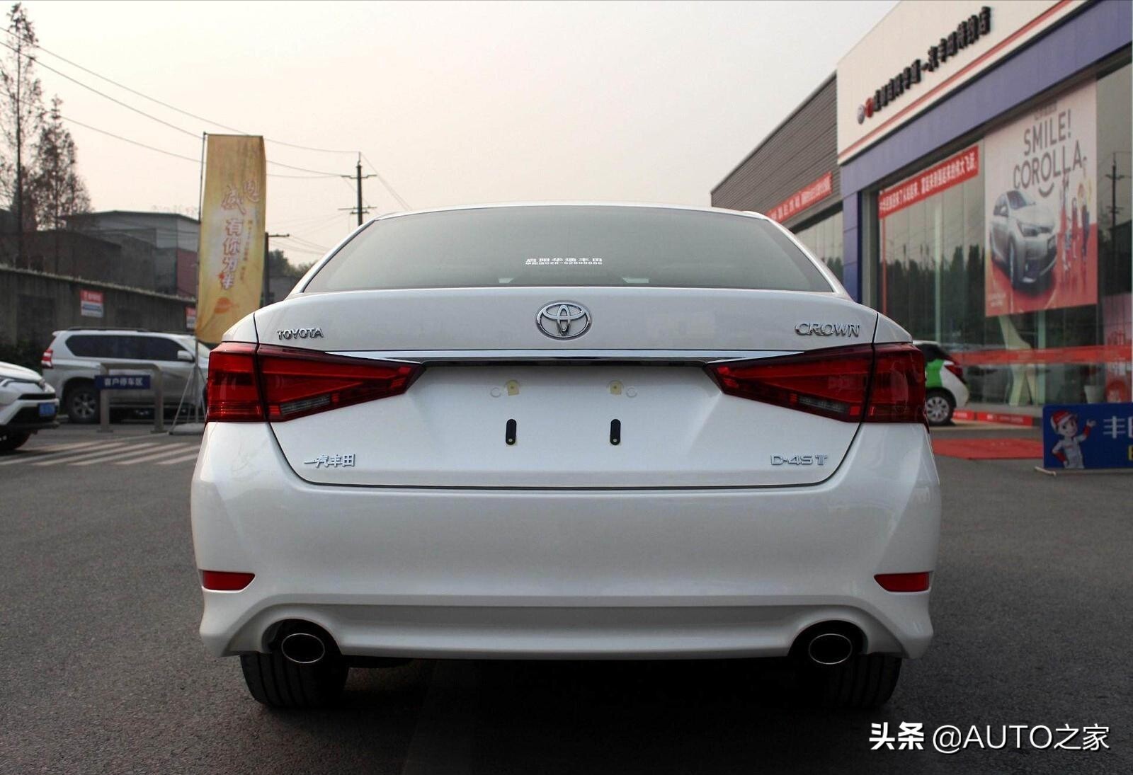 丰田皇冠四驱豪华版内饰,2022全新丰田皇冠效果图