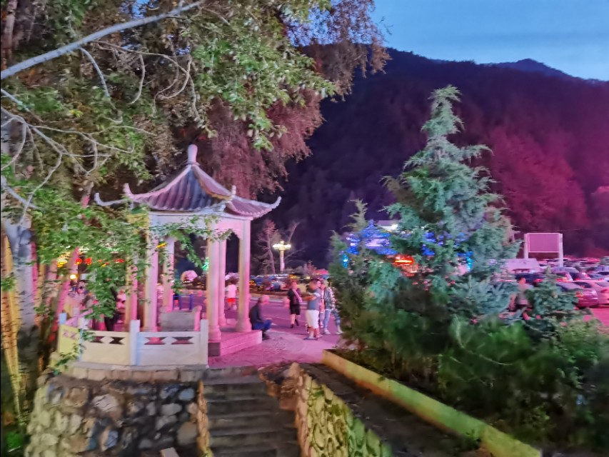 宿在驼梁，感受一种无忧的生活/郝贵云