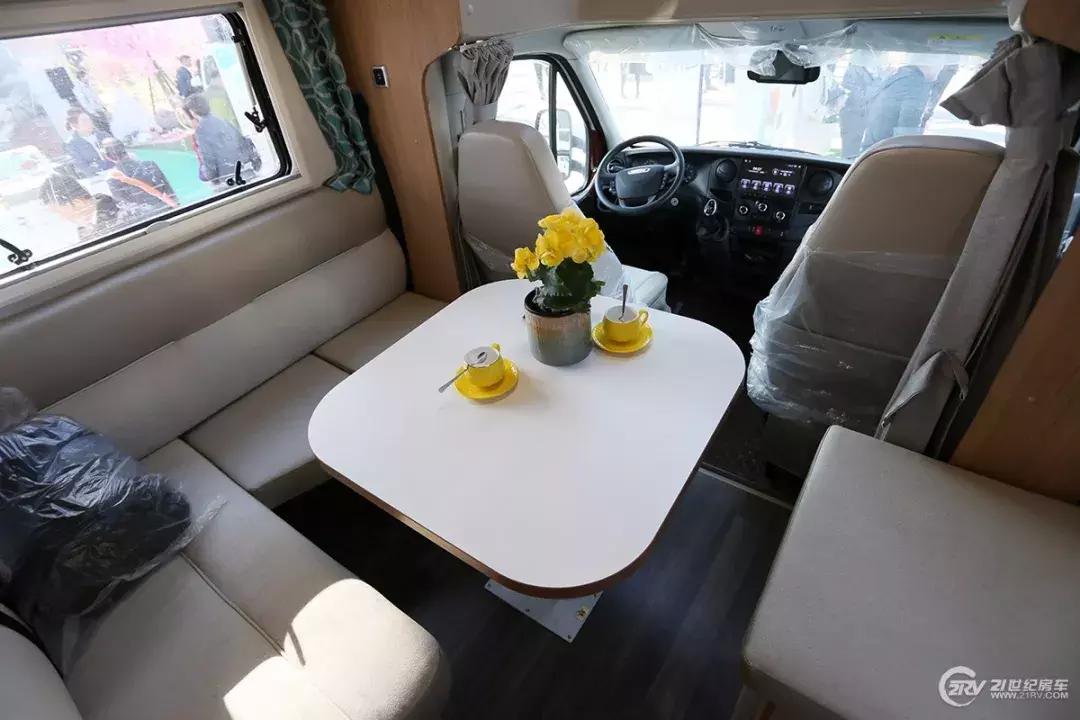 6万到8万的自动挡房车推荐,家用自动挡房车20-30万6人