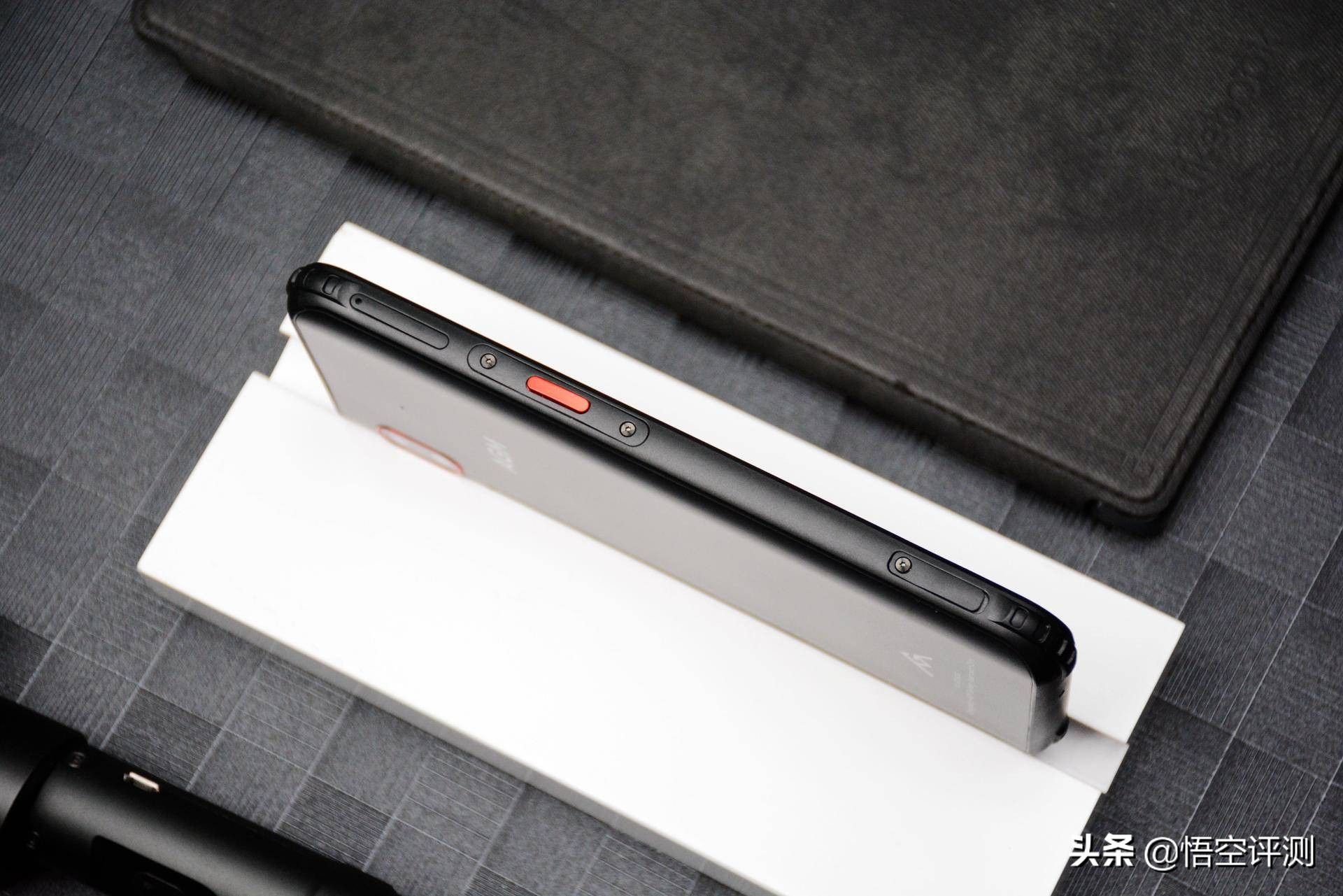 大声音三防智能手机,agm三防手机老年机