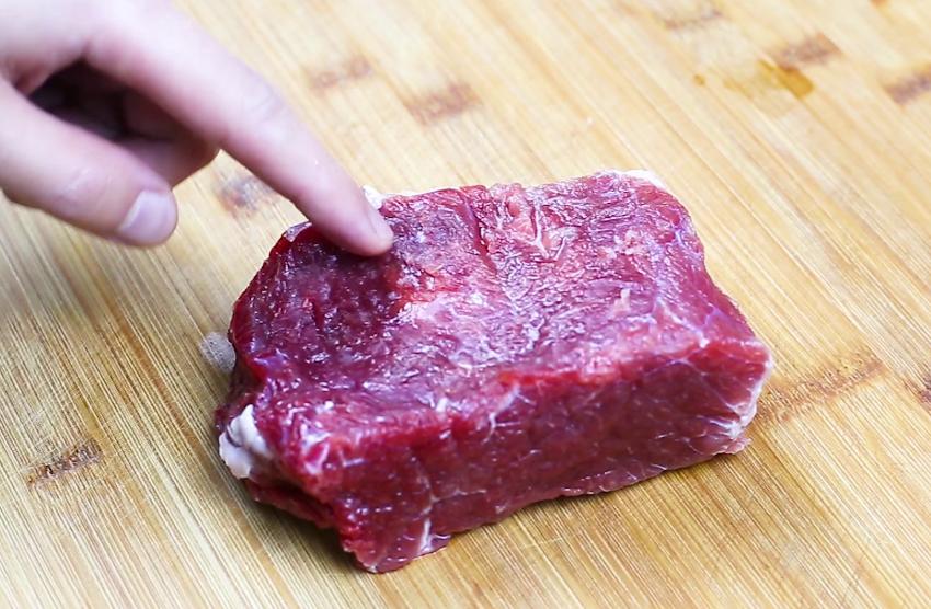 新鲜的牛肉做牛排很柴,如何用牛排做番茄牛肉