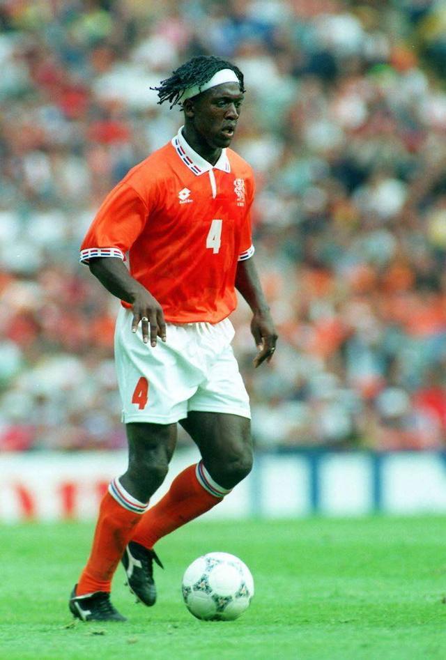 ac米兰为什么没留下恰尔汗奥卢,皮尔洛和西多夫来ac米兰