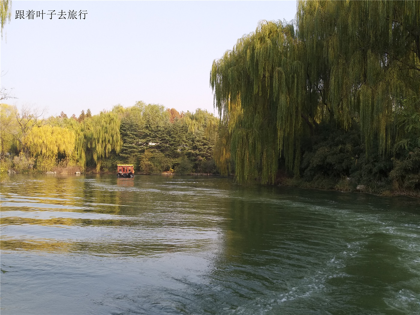 大明湖畔南丰祠雨荷厅前的荷花池,大明湖南丰祠的传说