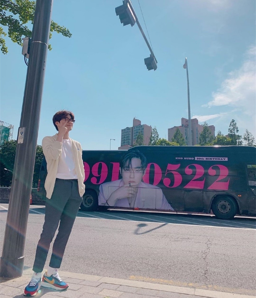 exo队长金俊勉富二代,exo男友风照片金俊勉