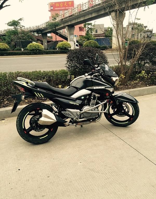 铃木gw250造型老气,豪爵gw250为什么外观一直老气