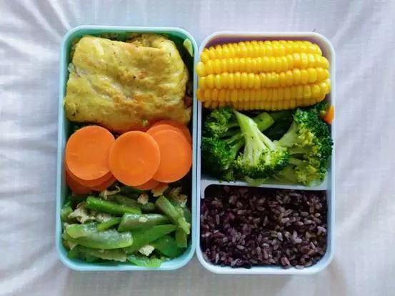 今日健身便当搭配有你喜欢吃的吗,简单丰富蛋白质健身便当
