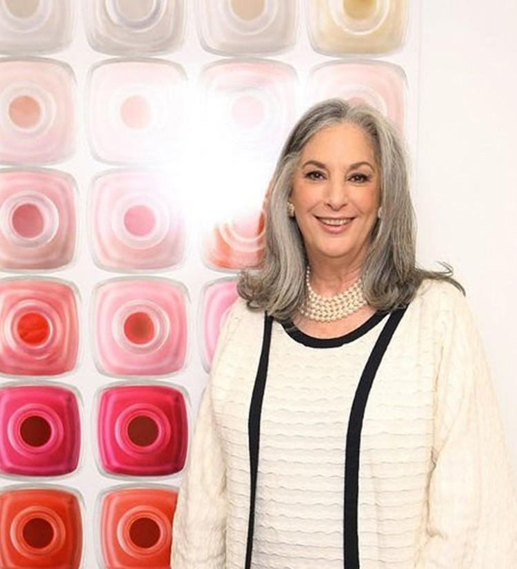 Essie，英国老佛爷专宠的指甲油