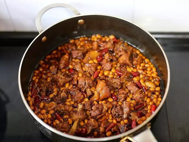 鸭子炖黄豆最好吃的做法,烧鸭子剩下的黄豆怎么做好吃