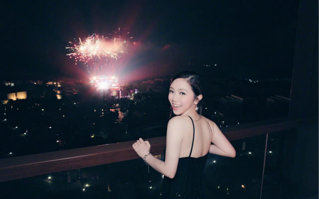 关于邓紫棋的光年之外,邓紫棋携光年之外打脸