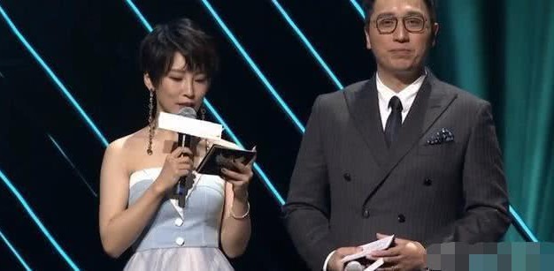 主持人调侃杨紫说重庆话,主持人调侃杨紫李现