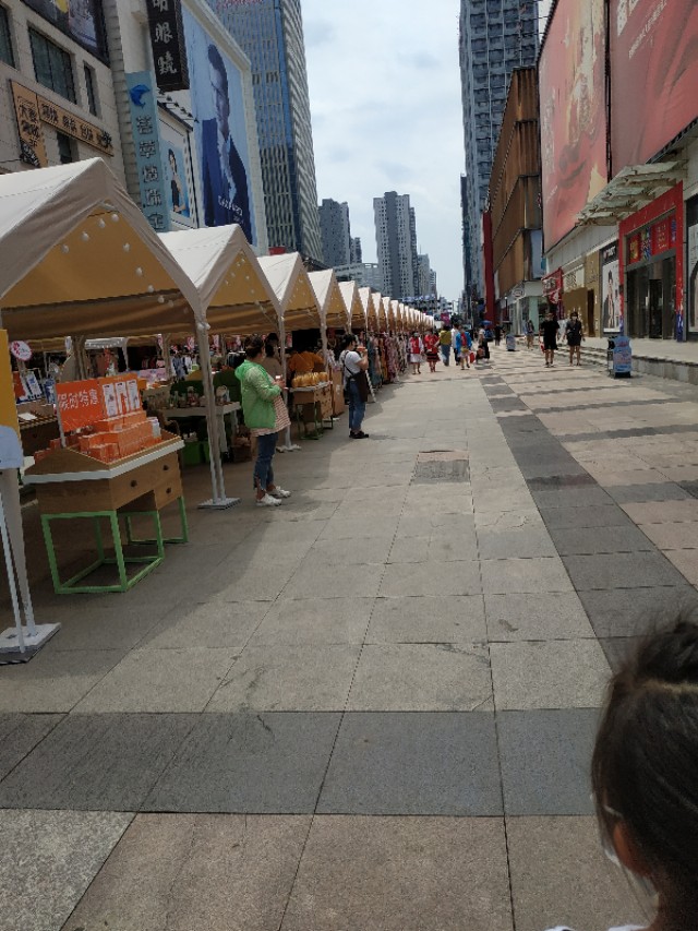 沈阳太原街眼镜赛隆批发城,沈阳温州眼镜批发城