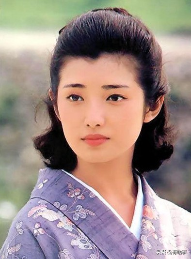 日本昭和时代十大女明星,日本十大女神级女星昭和