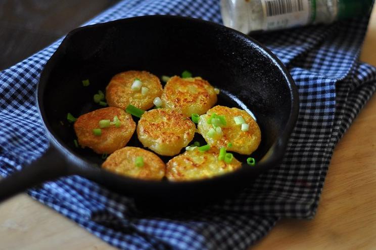 怎么做土豆饼吃,全家最爱的土豆饼怎么做
