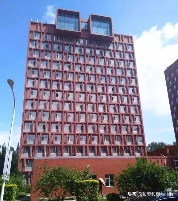 全国高校宿舍奢华排行,各个学校宿舍大比拼