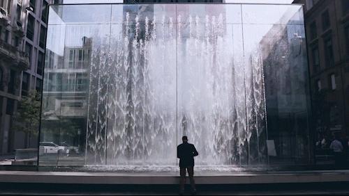 全球第一家苹果水上直营店在哪里,全球第一水上零售店