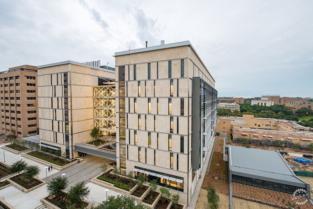 别人的教学楼，不仅用于学习，还是精致的艺术品