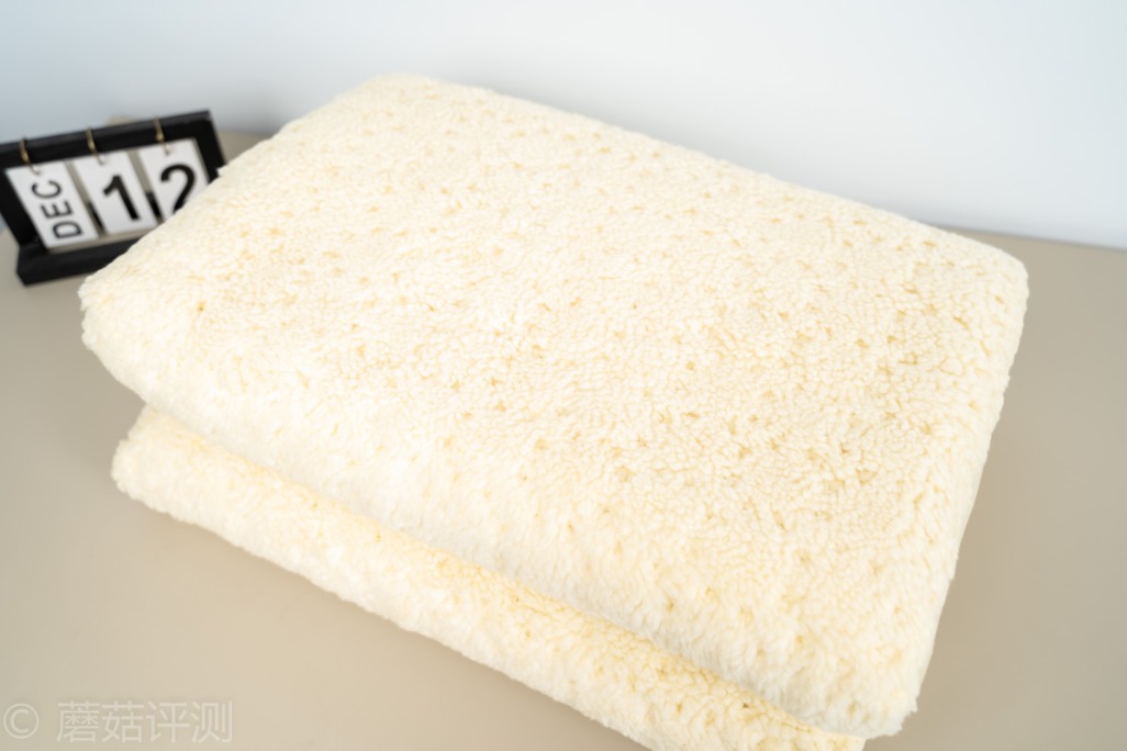 替你守护冬日里最后一抹温暖、日本Srue双人四温区电热毯