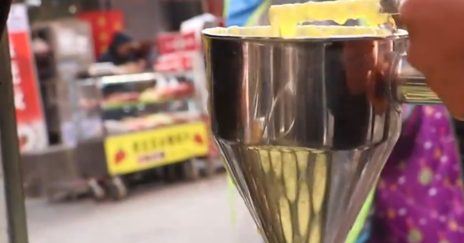 陕西小破摊，10元9个每月盈利5万元，老板说比上班强