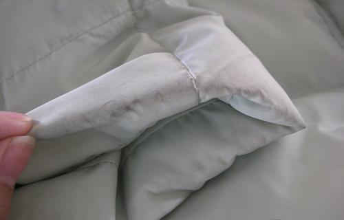 羽绒服只有领口和袖口脏了怎么洗,米色羽绒服领口发黄用什么洗视频